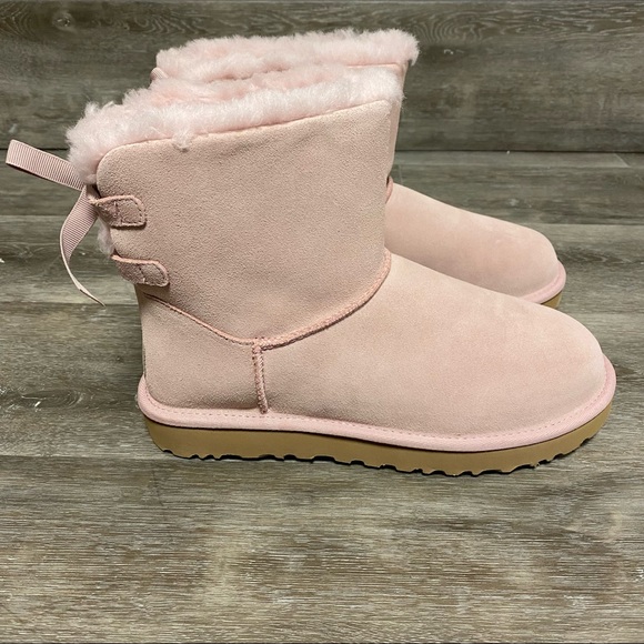 UGG | Mini Continuity Bow Boots In Pink Crystal Size 7 NEW In Box - Picture 3 of 10